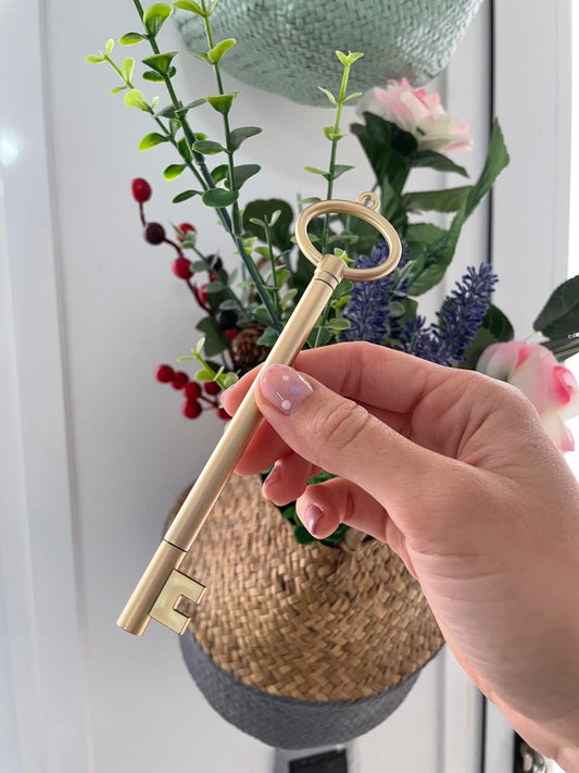 Bolígrafo en forma de llave 15cm