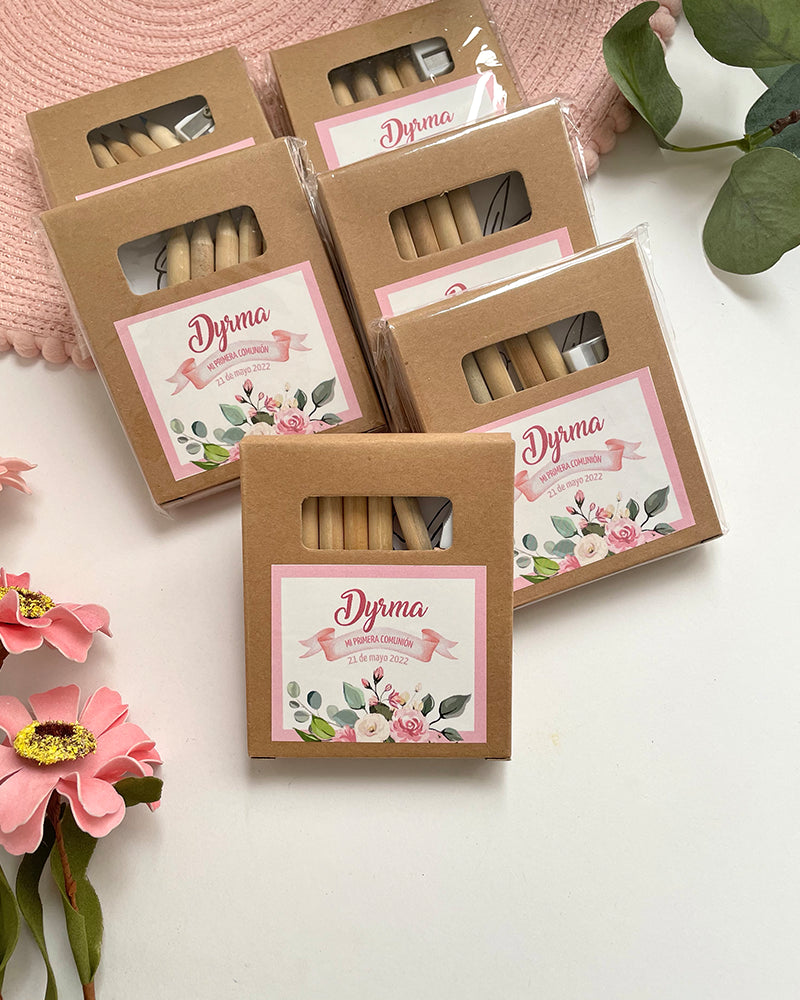 Cajita de lápices de colores + etiqueta personalizada